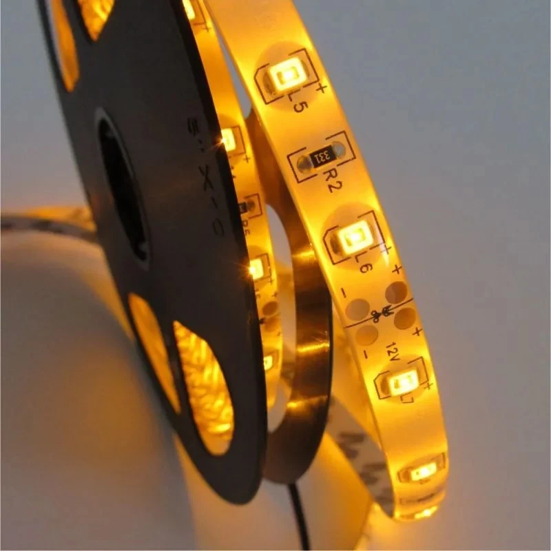 ECOLIGHT LED pásek - SMD 2835 - 5m - 60LED/m - 4,8W/m - 1200Lm - 12V - IP65 - žlutá